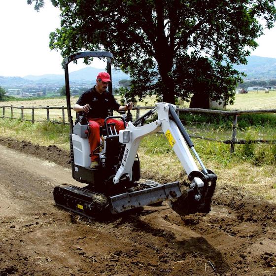 1.0T Micro Excavator Image 5