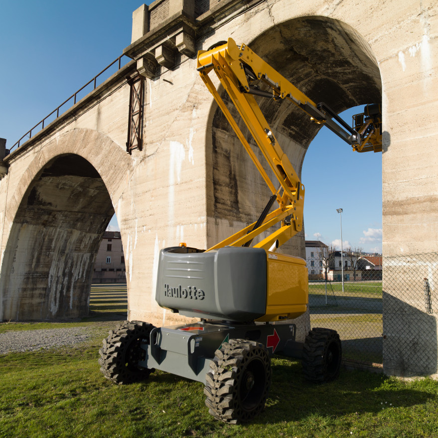 16m Diesel Articulated Boom Image 2