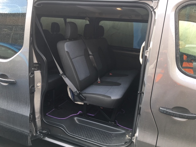 new vauxhall vivaro minibus 9 seater