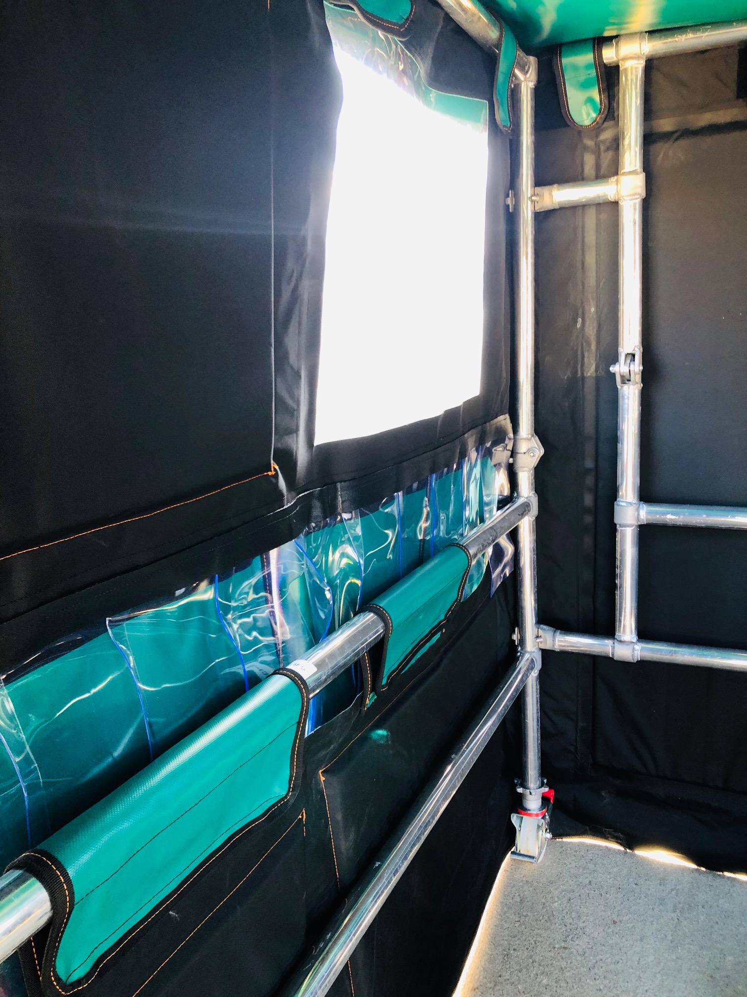 Acoustic Work Tent Image 4