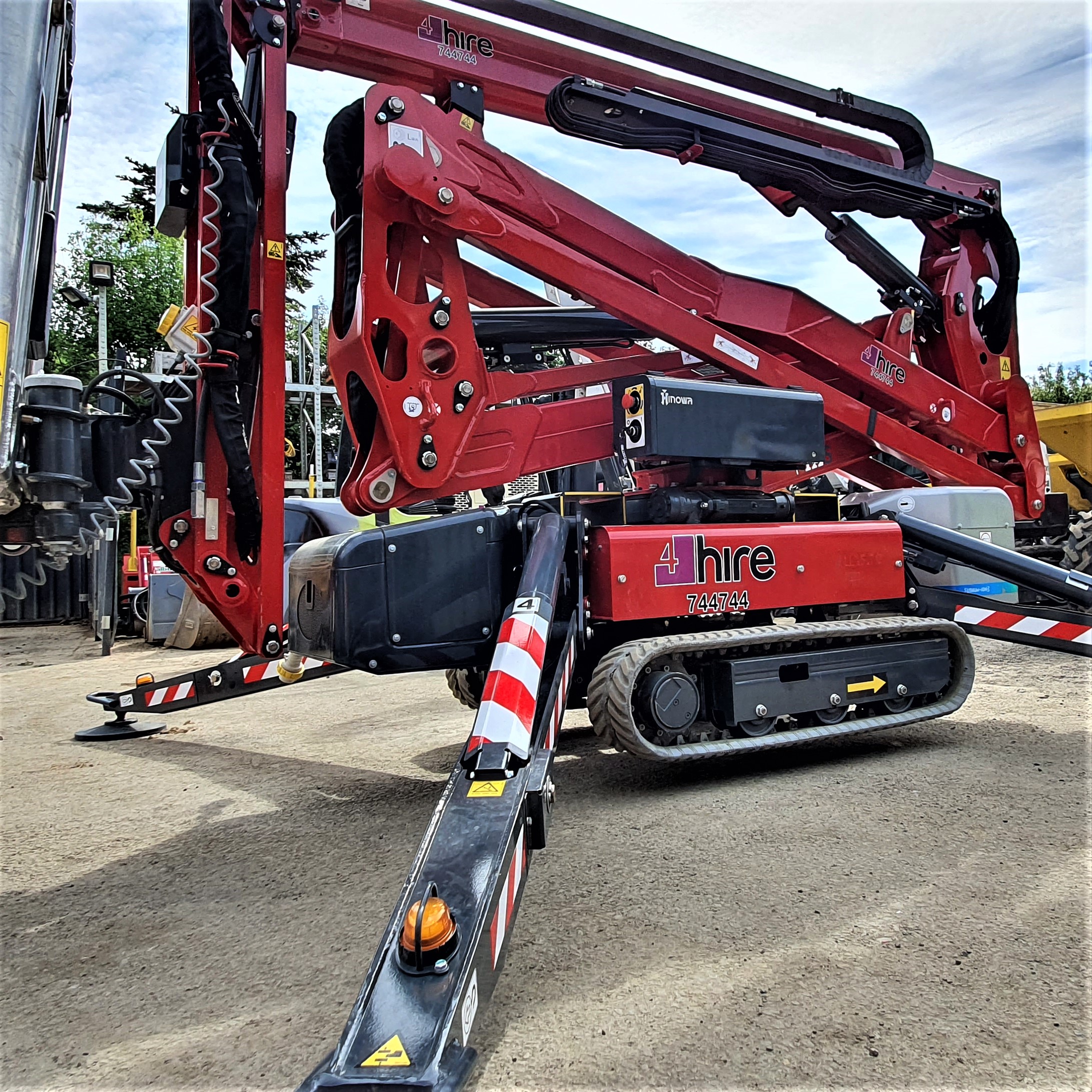 15m Electric Tracked Articulated Boom Image 9