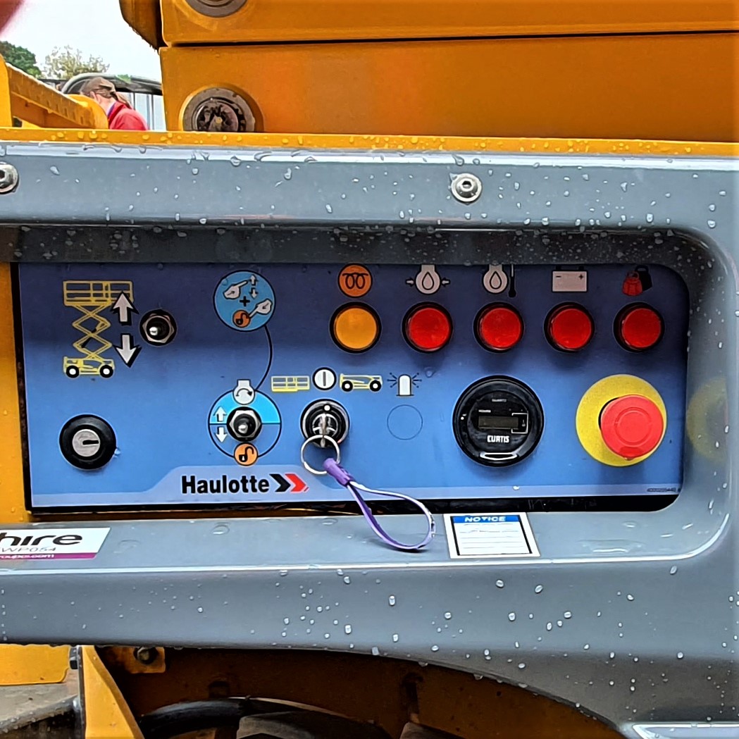 12m Diesel All-Terrain Scissor Lift Image 8