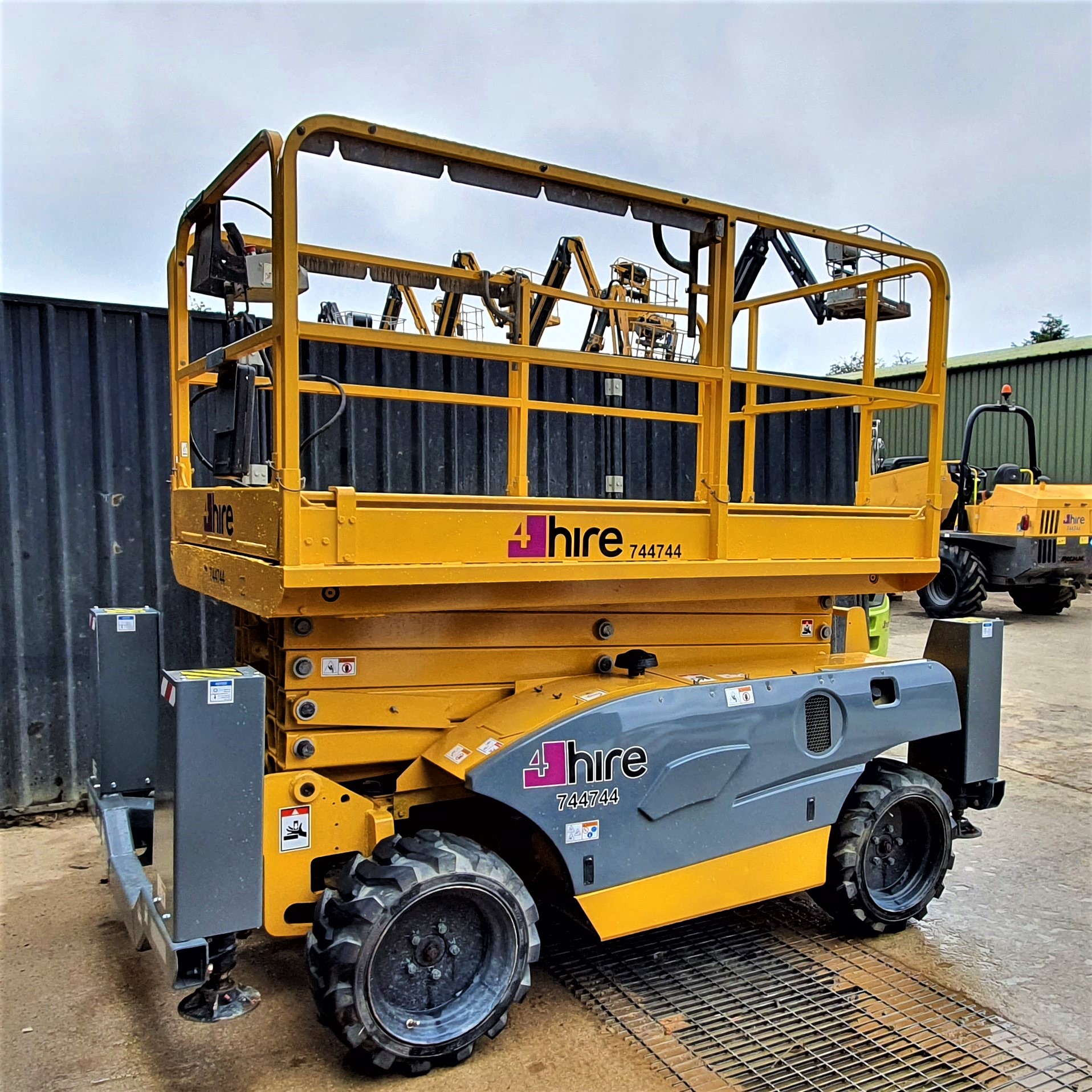 12m Diesel All-Terrain Scissor Lift Image 5