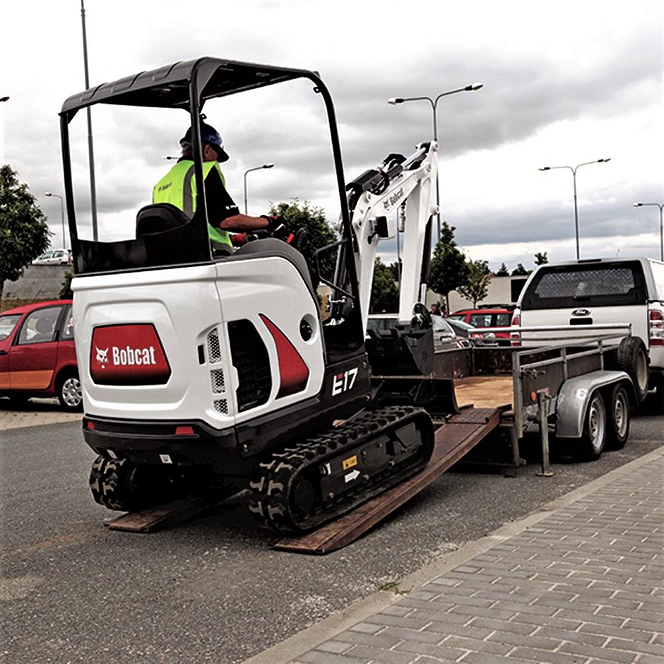 1.8T Mini Excavator Image 5