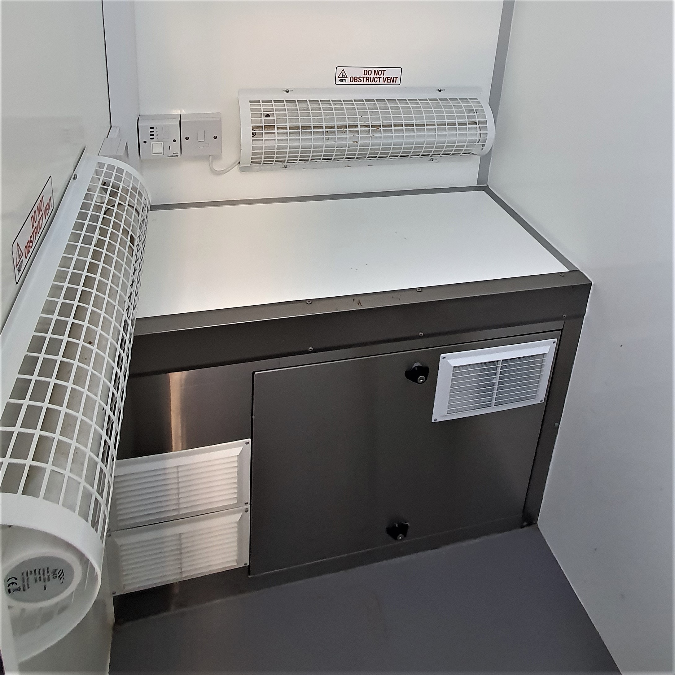 12ft Mobile Welfare Units with Solar Upgrade Image 9