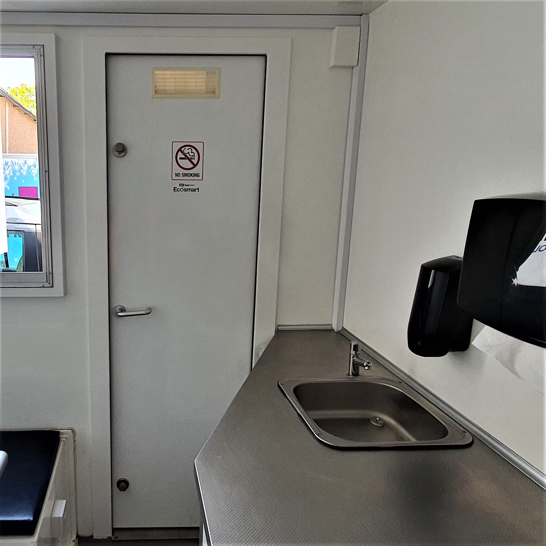 12ft Mobile Welfare Units with Solar Upgrade Image 6