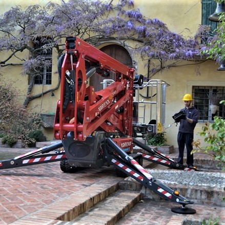 15m Electric Tracked Articulated Boom Image 4