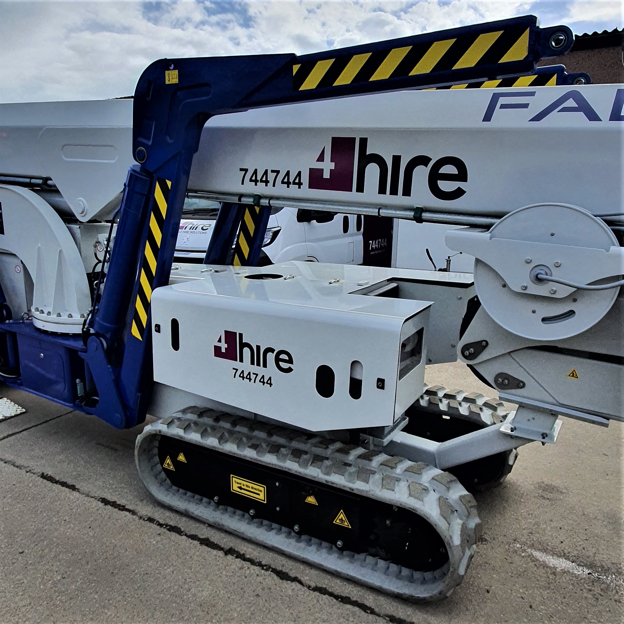 Falcon 42m Double Track Access Platform Image 9