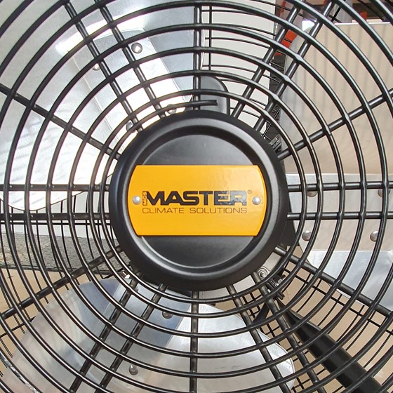 Master 75cm Industrial Cooling Fan Image 5