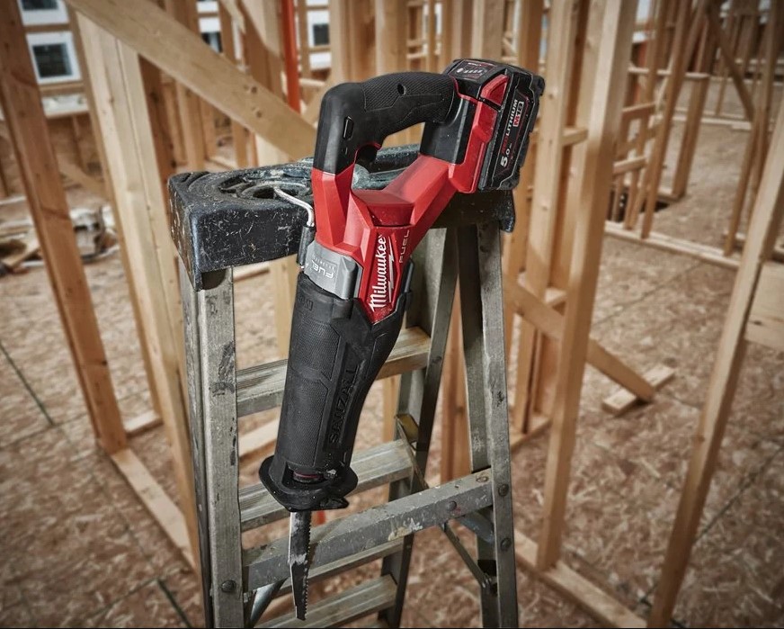 Milwaukee 18V Reciprocating Saw Image 5