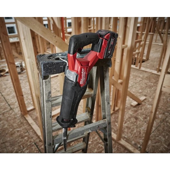 Milwaukee 18V Reciprocating Saw Image 5