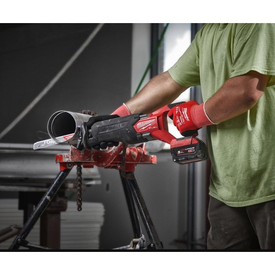 Milwaukee 18V Reciprocating Saw Image 8