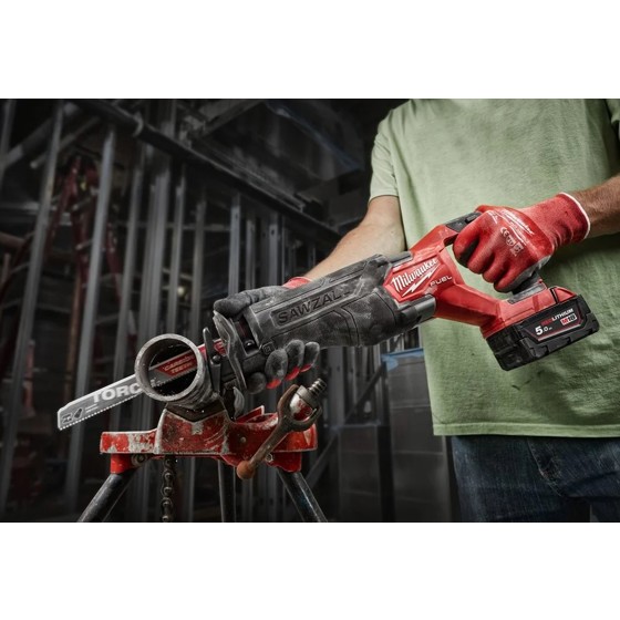Milwaukee 18V Reciprocating Saw Image 9