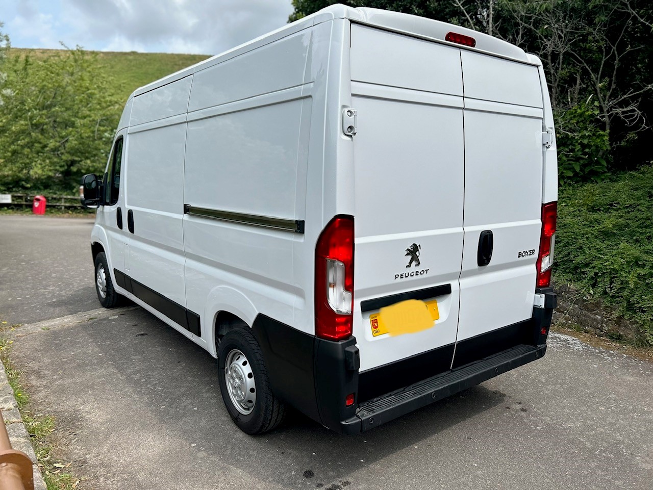 2021 Peugeot Boxer 335 Professional L2H2 Image 2