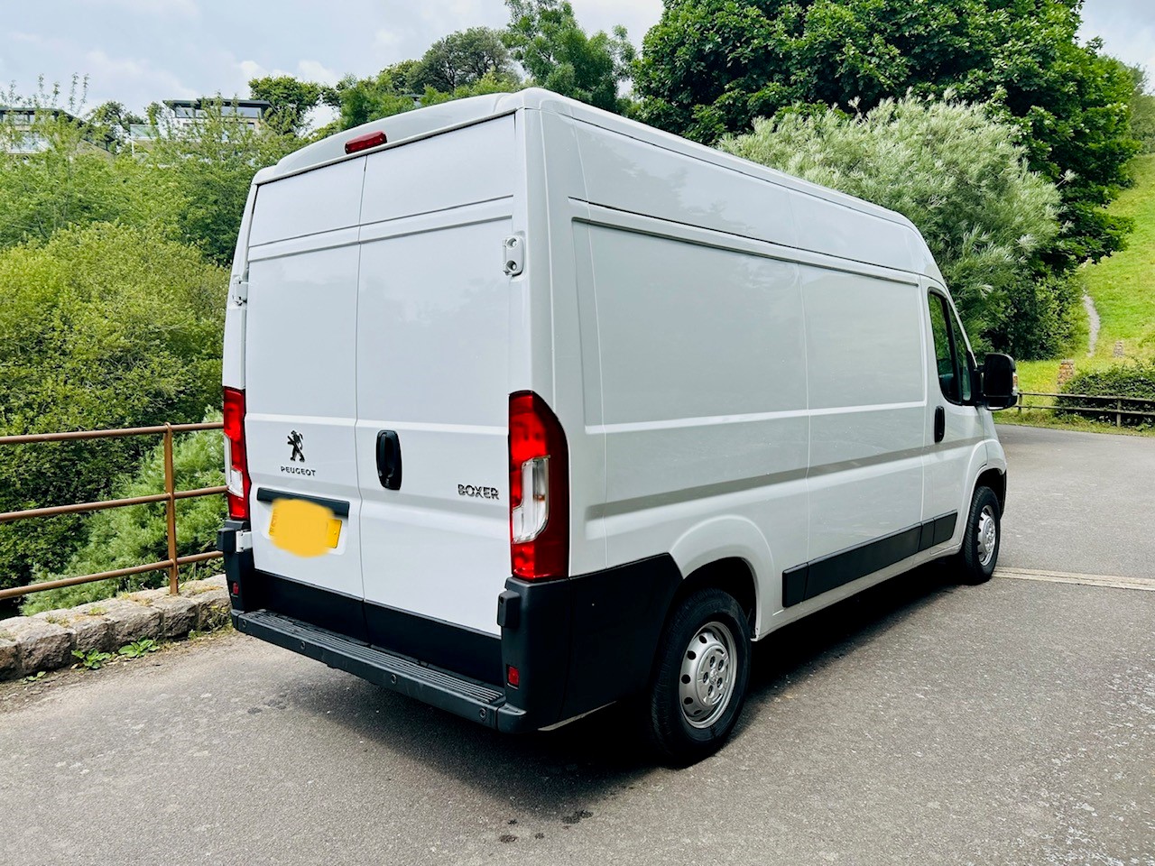 2021 Peugeot Boxer 335 Professional L2H2 Image 3