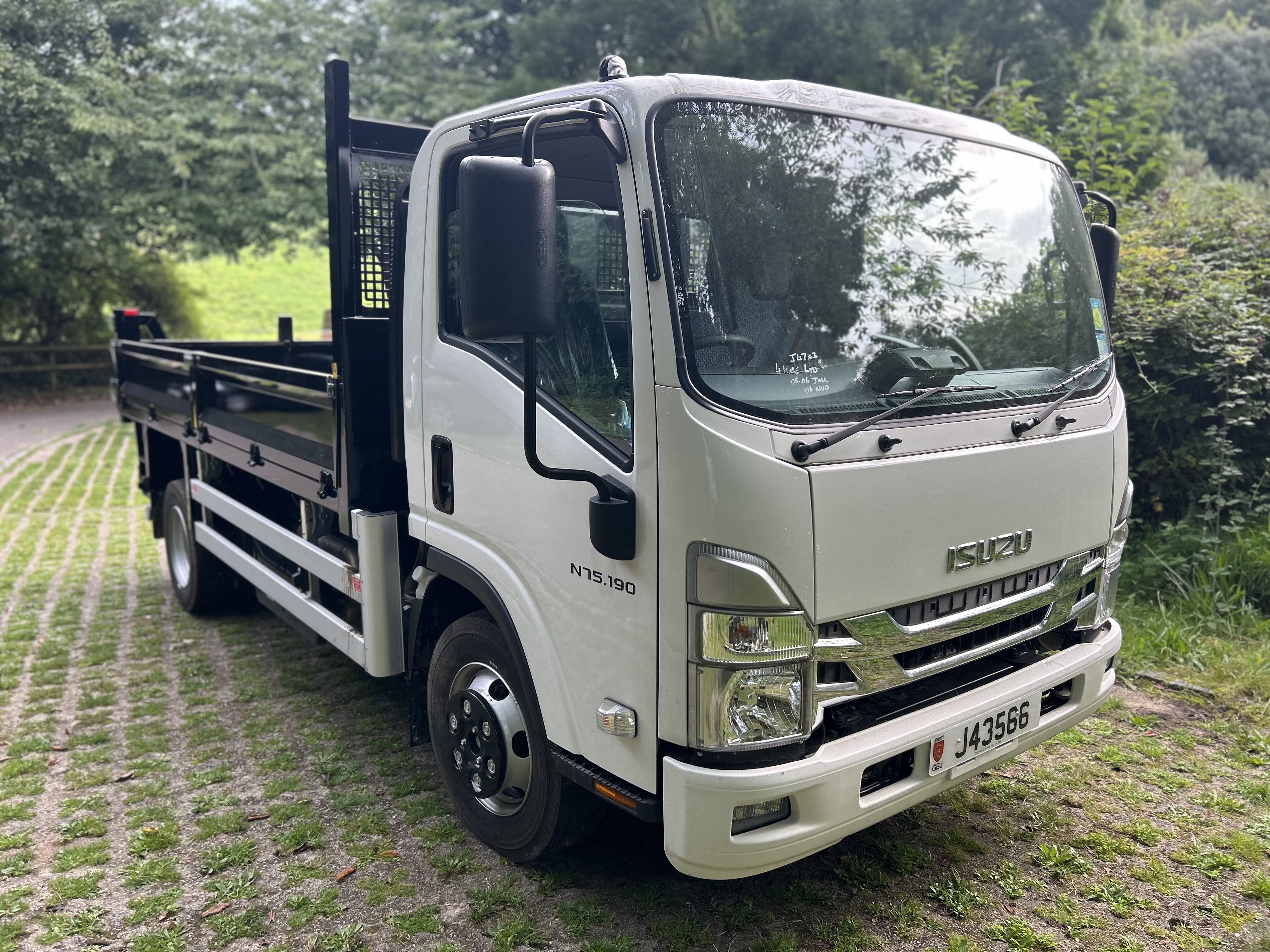 2023 Isuzu 7.5ton N75-190 Tipper Image