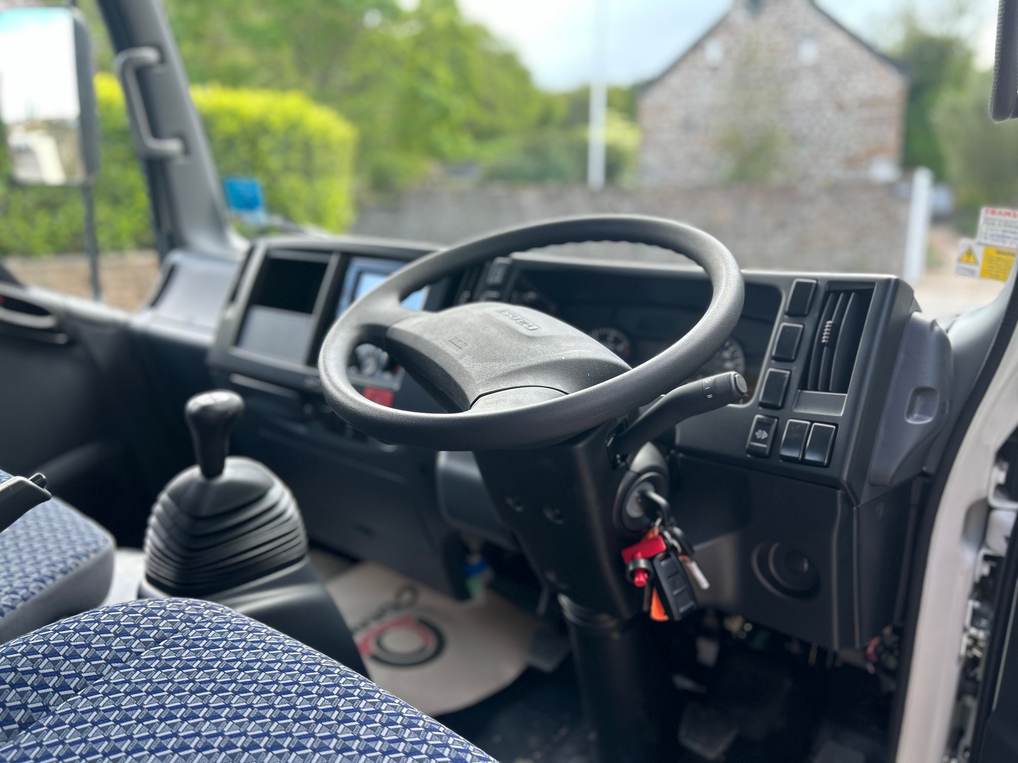 Isuzu N35  125 Grafter Tipper - Ex Hire Fleet Image 4