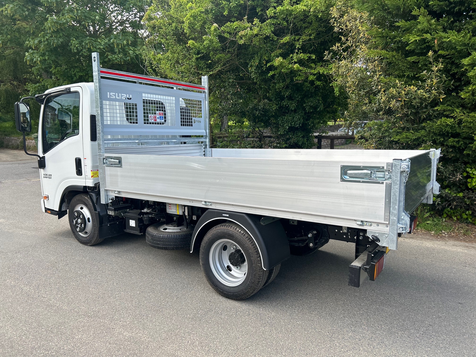 Isuzu N35  125 Grafter Tipper - Ex Hire Fleet Image 5
