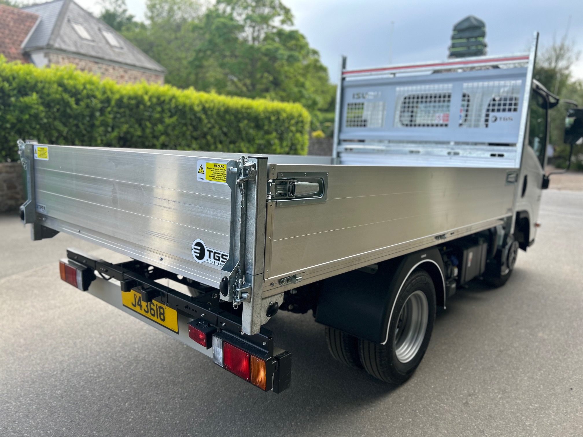 Isuzu N35  125 Grafter Tipper - Ex Hire Fleet Image 3