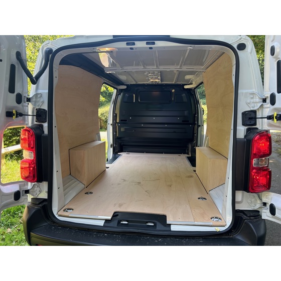 Medium Van Image 2
