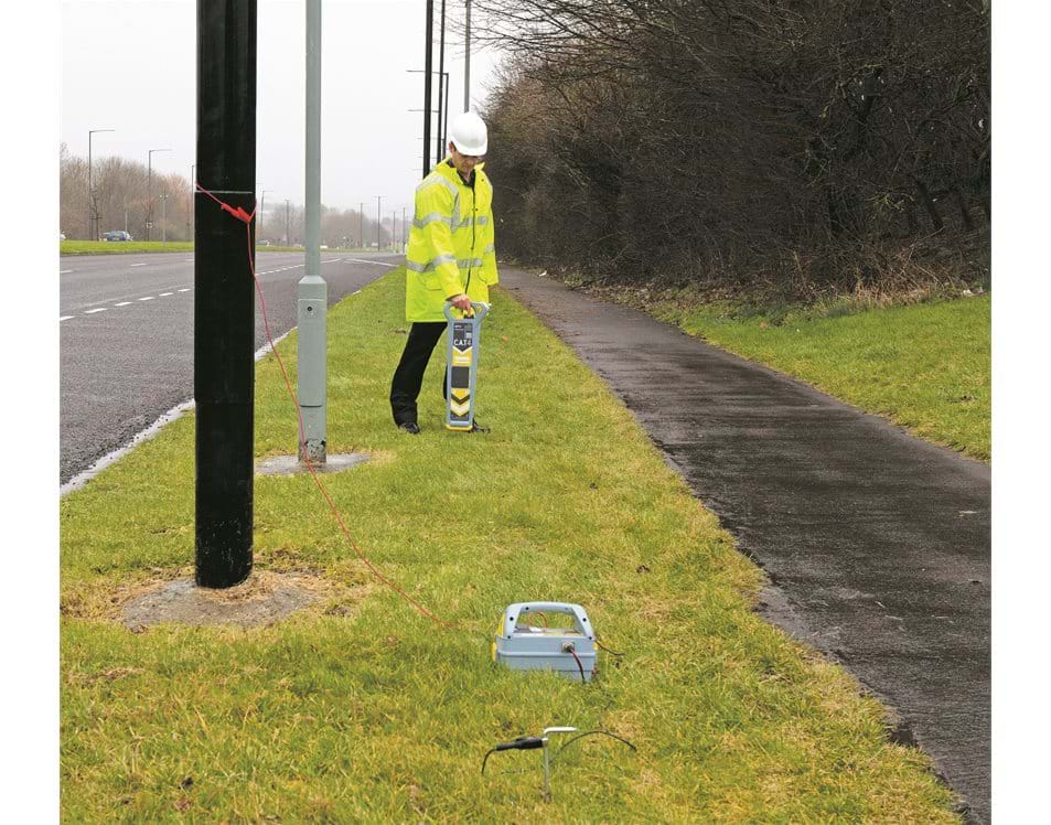 Cable Avoidance Tool + Signal Genny + Clamp Image 4