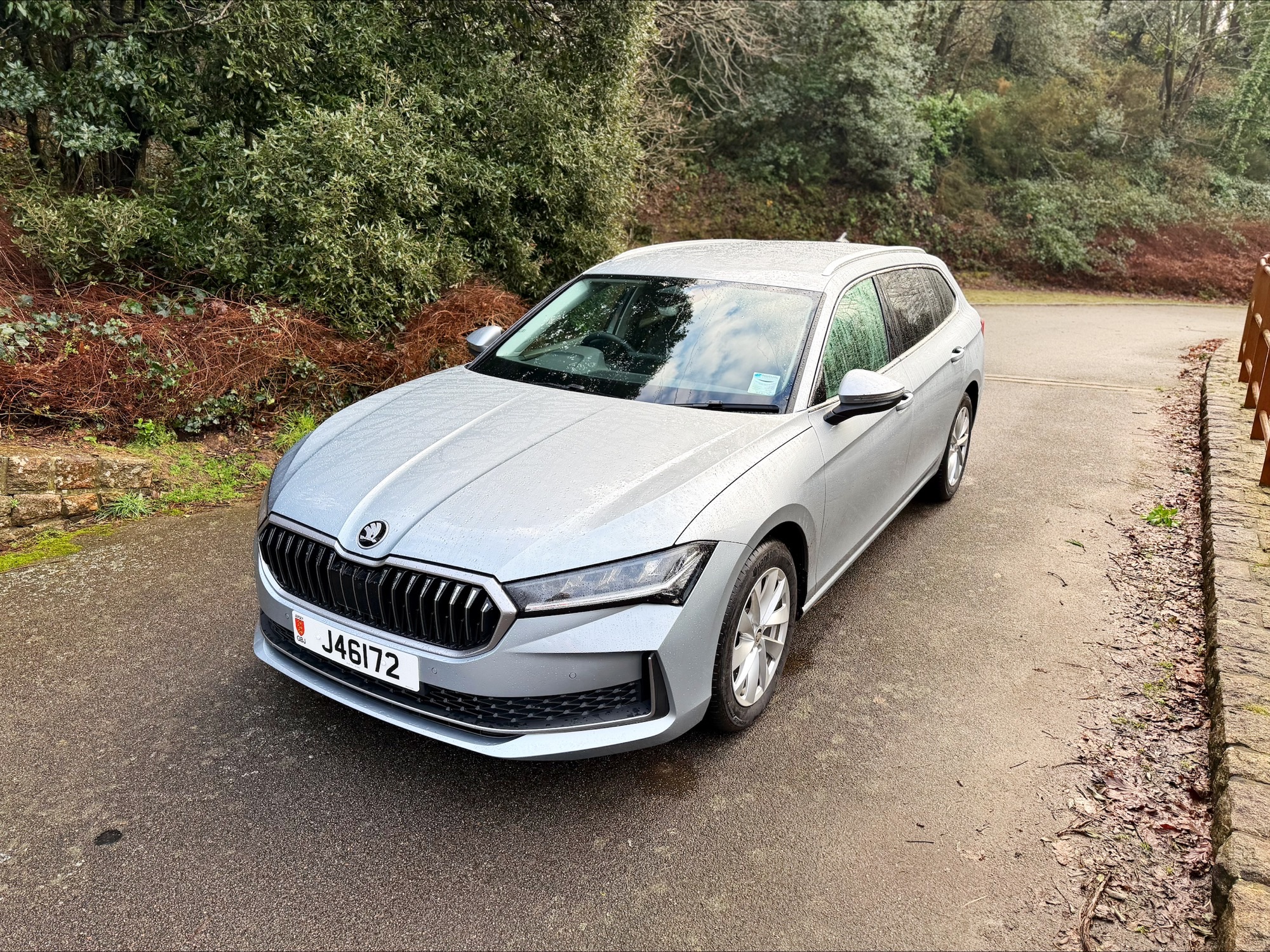 2025 Skoda Superb 1.5 TSI e-Tec MHEV SE Technology DSG Estate Image 2